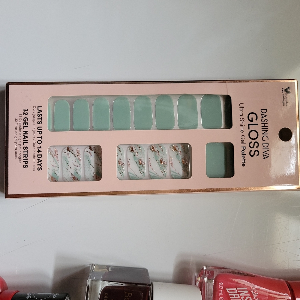 lot of 16 nail polishes and 1 nail strips - Picture 2 of 5